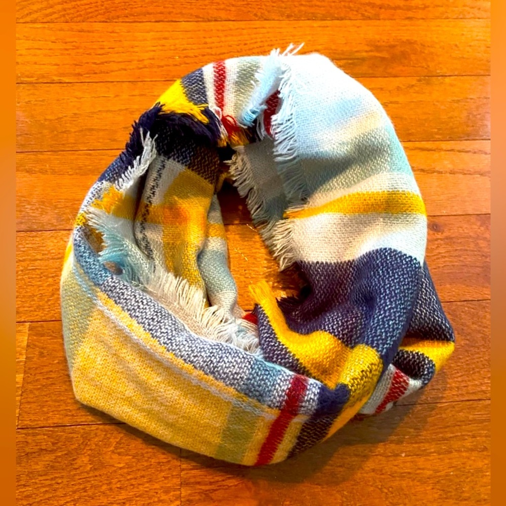 Mod Infinity plaid scarf